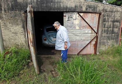 En el garaje de su casa en las afueras de Montevideo, el 13 de febrero de 2014