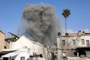 una-nube-de-humo-sube-tras-un-bombardeo-israeli-6SI76Y4RXJEXPPCUJJRYHLBSVY.JPG