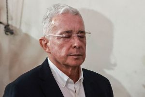 el-exmandatario-colombiano-alvaro-uribe-esta-LRRSNQBU6JHAXDINTRQQI7ZAMU.JPG