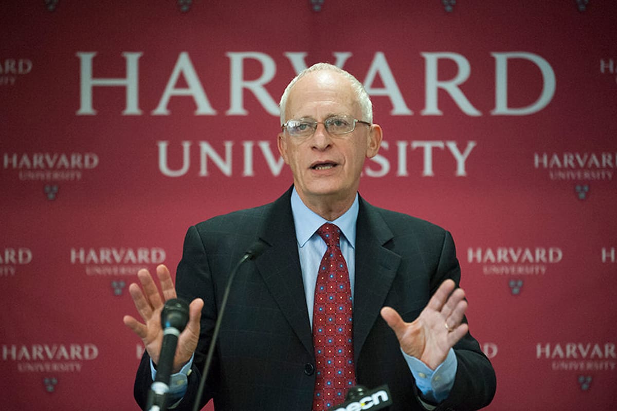 oliver-hart-ganador-del-premio-nobel-en-BUXREWXP7RCOBD47HE2A36DU5Q.jpg