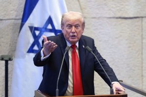 el-presidente-de-estados-unidos-donald-trump-se-TJF64HCPJJFFNIYYQKKUI3UQCQ.jpg