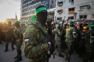 milicianos-de-hamas-en-la-ciudad-de-gaza-el-19-de-CGZMBWEMJZGNRPHNVBQ23VUILE.jpg