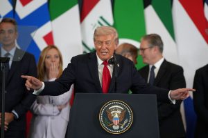trump-habla-durante-la-cumbre-en-ZYA7IXAKBFHTVEZKVET2MILJ4E.JPG