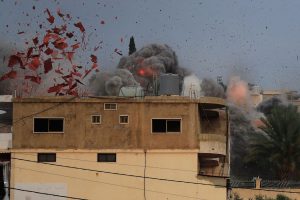 el-humo-se-eleva-tras-un-ataque-aereo-israeli-en-Y2HKOXLPKVD25IUNOLAV7IPXEM.JPG