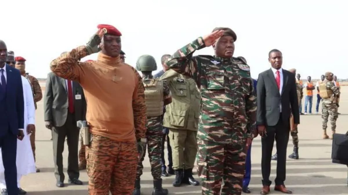 ibrahim-traore-izquierda-de-burkina-faso-y-UV2RS6RAH5BHTJ75MF62H7EOYE.png