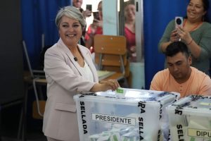 la-candidata-presidencial-jeannette-jara-de-la-XR2Y5WSAPFGA3PGEBYBYNP6NAY.JPG