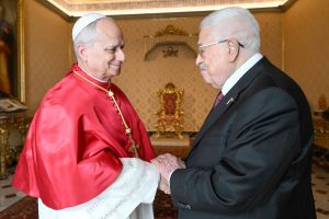 leon-xiv-saluda-a-abbas-en-el-SUGQ2NJMSFARNCCWWLYZXVGLEU.JPG