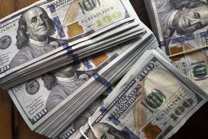 cuantos-dolares-guardan-los-argentinos-fuera-del-HELZ6BYHJZGB7CMVLPM6BQKN7M.jpg