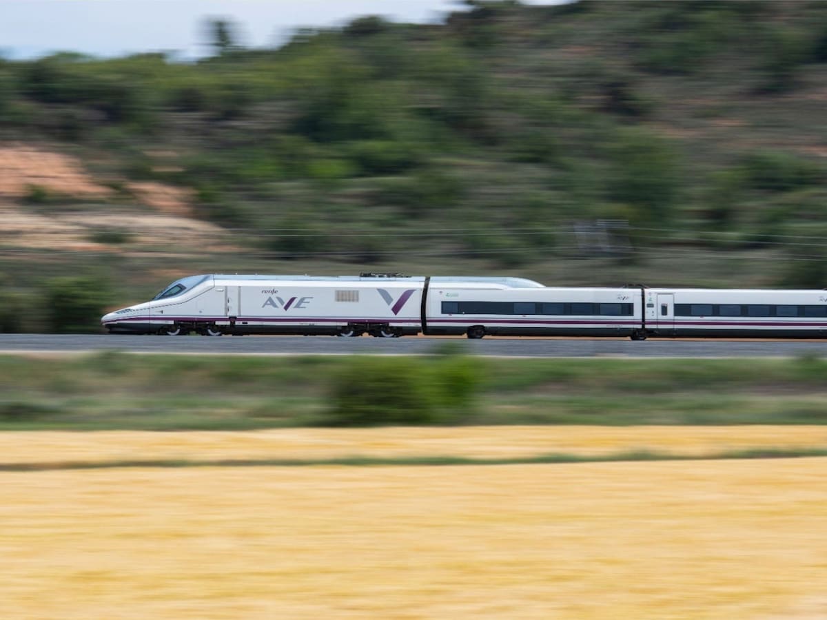 20042023-tren-ave-de-renfe-deportes-KHQYNJFLCNCBVA5TFNYIAKIKFQ.jpeg