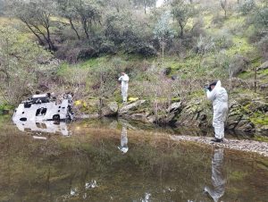agentes-de-la-guardia-civil-fotografian-un-bogie-TRU7BZBYTZBRDBNBD7GOAAV44E.JPG