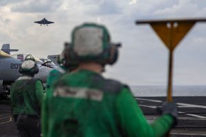 el-f-35c-lightning-ii-asignado-al-escuadron-de-5UQKXH6OBFCABFPEMPL5XKJS6Y.JPG