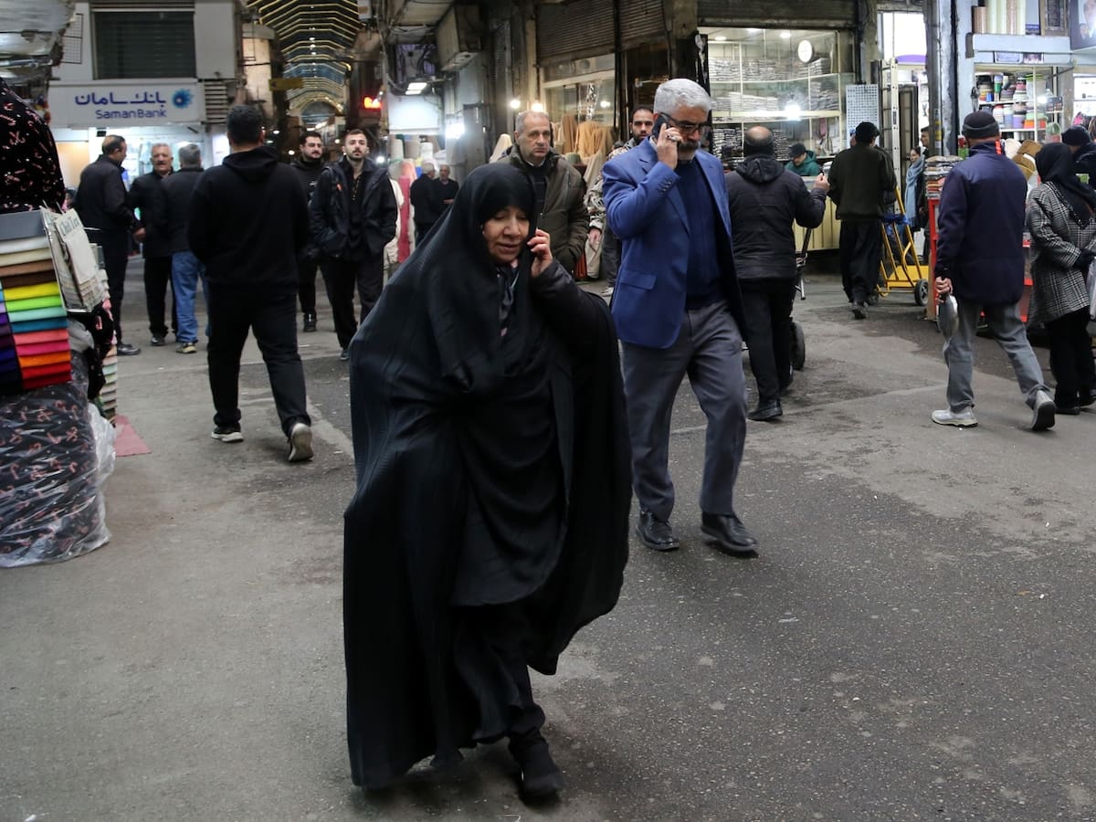 el-gran-bazar-de-teheran-donde-semanas-atras-4H72SYAL6JGHHLOUG7JYRKO2HE.JPG