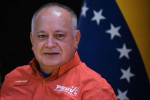 el-ministro-de-relaciones-interiores-justicia-y-DZ7XTYAJXNHPRMRI25NJQPUSSM.jpg