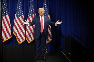 el-presidente-donald-trump-al-llegar-a-una-CN6CXNQ36JFKPACC5J77W5YFPM.jpg