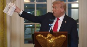 el-prototipo-de-arco-que-trump-quiere-levantar-en-KLQKNCE2QVEZ3CQH5YJS7TEQ4Q.jpg