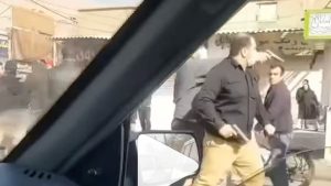 hombres-armados-vestidos-de-civil-en-kermanshah-NUPYMUM3DBDFZLPWXZZ2YDFQ2M.png