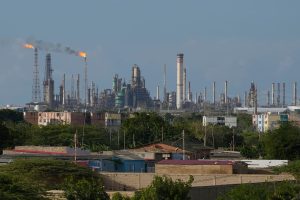 la-refineria-amuay-en-los-taques-LNRSP7MTQJGP7PVJ6ENVLC3HP4.jpg