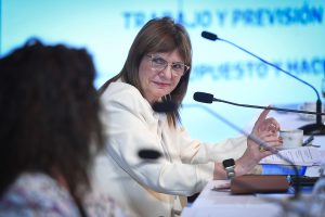 la-senadora-patricia-bullrich-durante-la-sesion-ZFW7VRIYQJH2THRZQD4NJMNWJ4.JPG