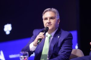 martin-llaryora-gobernador-de-3QFYUIGNKZHJJKXJRV6TJQA6HE.jpg