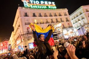 venezolanos-celebran-en-madrid-la-caida-de-FG32AX3JBJHM5FOJASILJZPIM4.JPG