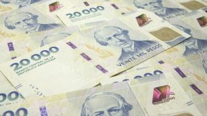 argentine-money-currency-of-argentine-pesos-D2S3SXTOCFAELAVHXMRGXKYOWI.jpg