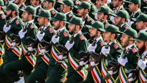 miembros-de-la-guardia-revolucionaria-en-teheran-K22XWLFQT5C37L7EDVXGU62LOI.jpg