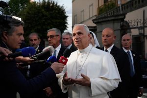 el-papa-leon-xiv-habla-con-los-periodistas-a-la-IC6BX3VGTRANZH4P6SQOVVIECI.JPG