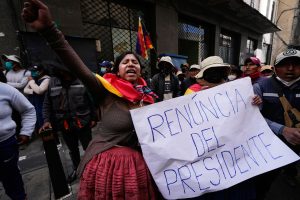 los-manifestante-en-la-paz-MXXR2DYQNJFOFBWSYLQYPJ3C74.jpg