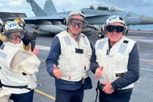 orsi-en-el-uss-nimitz-fuente-DAGFG53DYJC2TP57AF3E6NCEMA.jpg