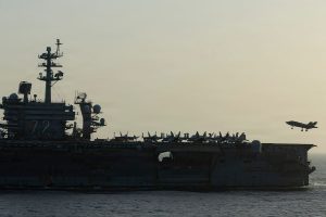 ss-abraham-lincoln-hormuz-guerra-en-medio-oriente-QAUIHOMJE5B67DR2FXO6JOS6IA.jpg
