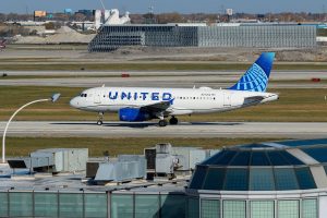 un-avion-de-united-airlines-protagonizo-un-choque-D5GTYWN3ANH35OAFFB4U5I7EF4.JPG