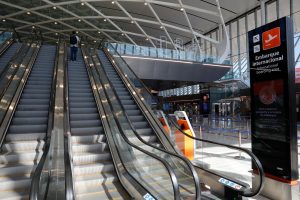 la-terminal-de-partidas-del-aeropuerto-ministro-NBDVTPWSFNGATJ3LHG4XDMPU74.JPG