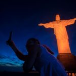 El turismo volvió a tener saldo negativo en agosto, pero la brecha se redujo frente a 2025