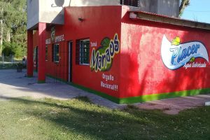 manaos-le-provee-las-bebidas-al-merendero-angeles-LPRYVIRPY5EU7J5XAED5NKOZPQ.jpg