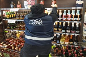 se-secuestraron-bebidas-alcoholicas-importadas-MSZNBIT7SNBORCXD2MY6L33J64.jpg