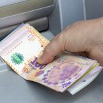 Alerta por el efectivo: 148 localidades se quedaron sin lugares para retirar dinero, según un estudio