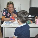 Se fortalece la orientación y acompañamiento a familias de niños con dificultades del lenguaje