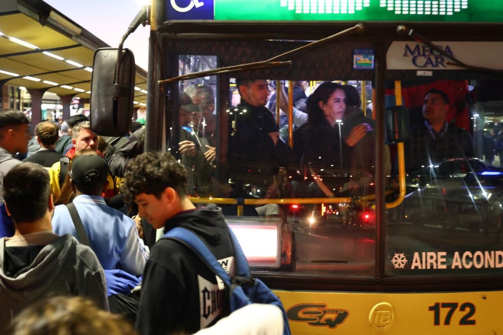 el-transporte-publico-es-uno-de-los-rubros-que-OJNUIGW3RRCITA4R57TLNEWF3I.JPG