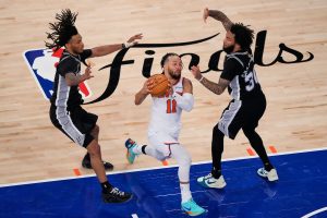 jalen-brunson-11-de-los-knicks-de-nueva-york-SRT3RMI6ZBCR5KUM63JPA7I4QE.jpg