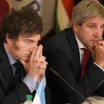 Caputo entre el fuego amigo y enemigo