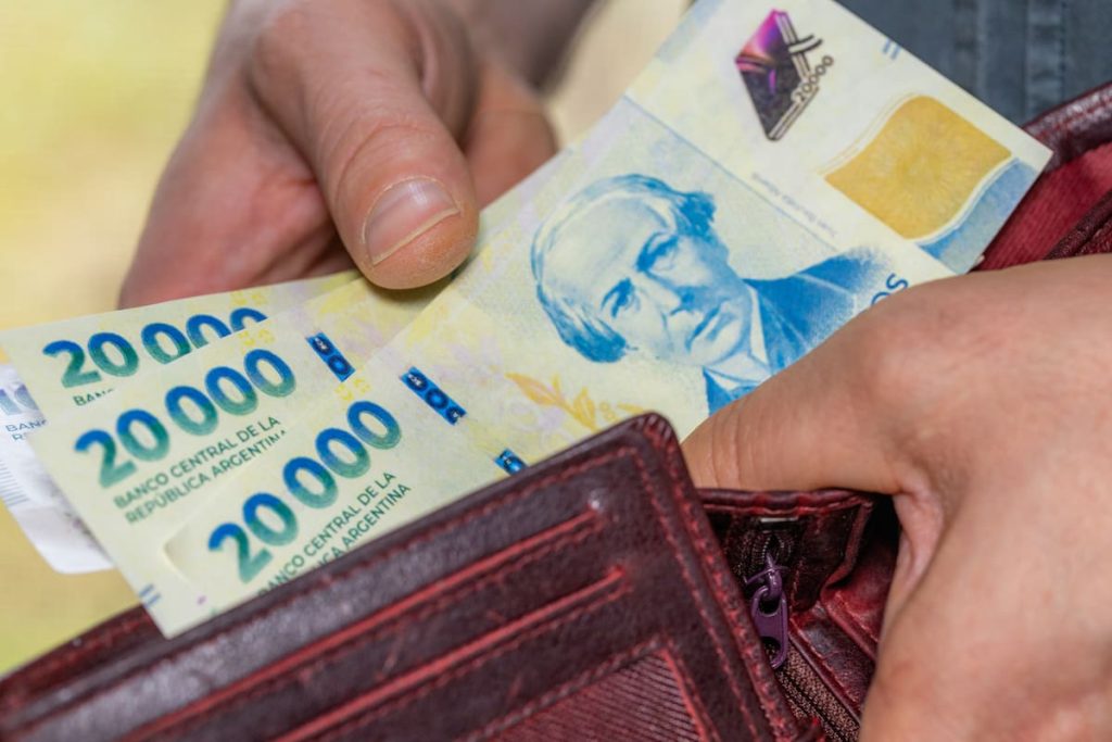 la-oferta-de-pesos-sigue-muy-MEN3JFYINNB3PAPW6W76ITSA2E.jpg